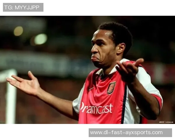 大中锋足球明星的精彩瞬间与经典瞬间图片分享